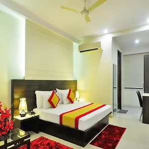 Sky Rich International - 05 Mins From Karol Bagh Metro Station Дели