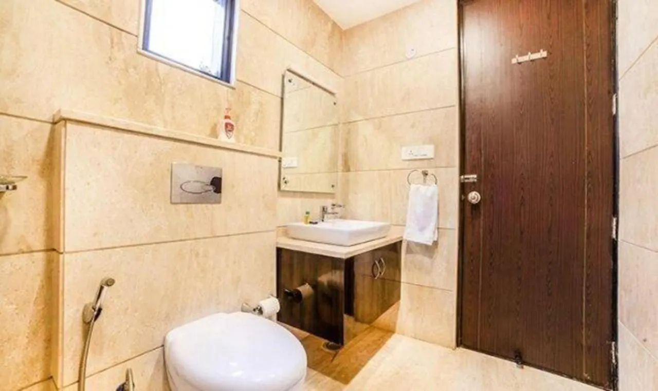 Hotel Fabhotel Galaxy - Nr Patel Nagar Metro Delhi