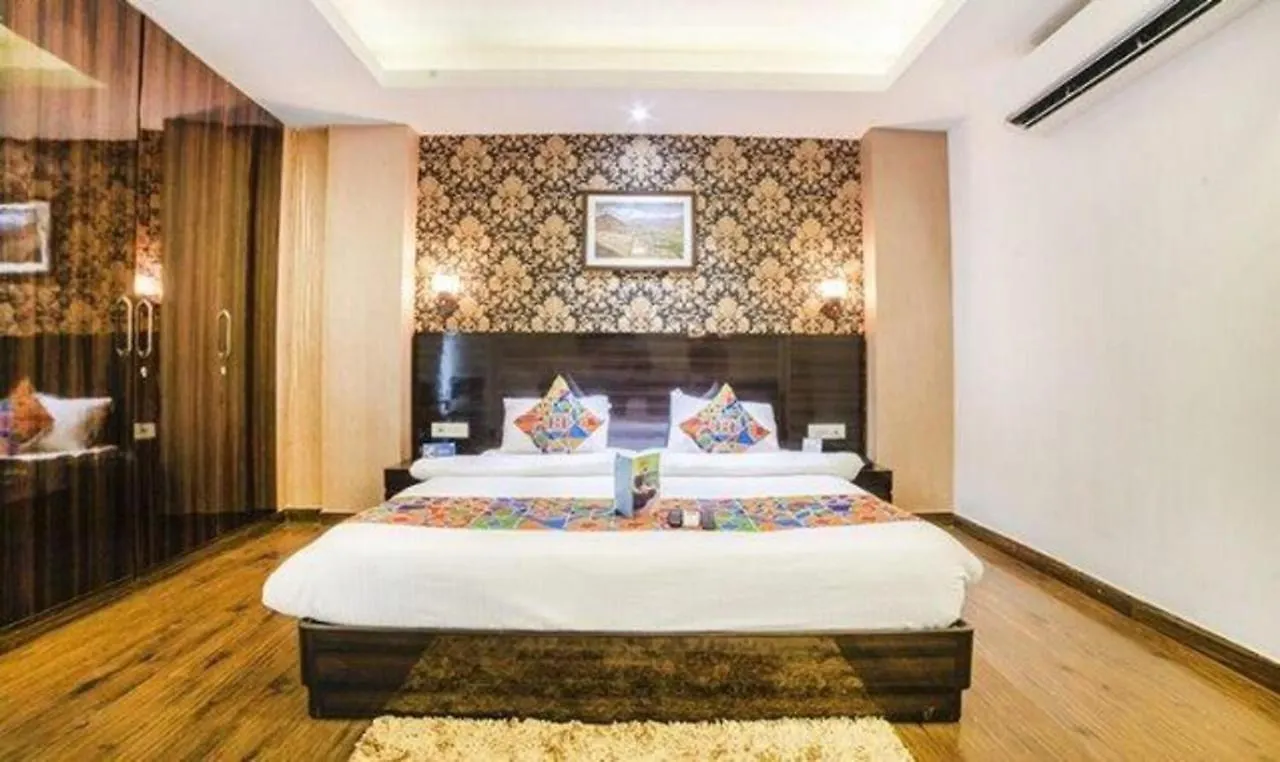 Hotel Fabhotel Galaxy - Nr Patel Nagar Metro Delhi